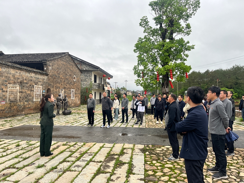 鑫达彩印开展“砥砺初心使命 汲取奋进力量”党员培训班