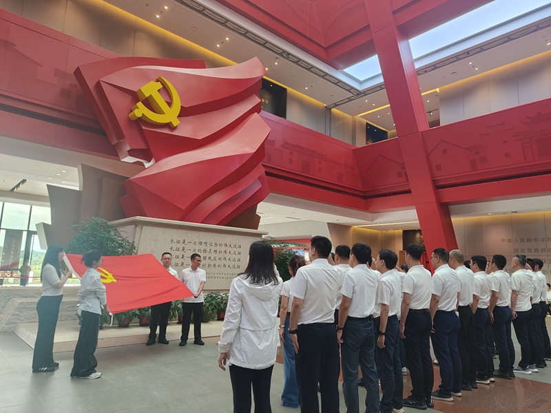 漳州市烟草专卖局树立和践行正确政绩观学习教育读书班暨2026年第六次党组理论学习中心组学习会